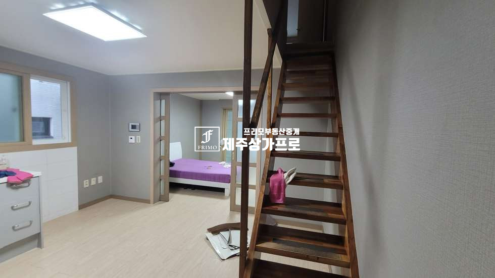 제주 제주시 노형동 945-16 ★연북로/노형 최고의 인프라/롯데마트 도보권/풀옵션/넓게빠진 복층형 투룸 임대★ 월세 매물번호 15605 사진 1