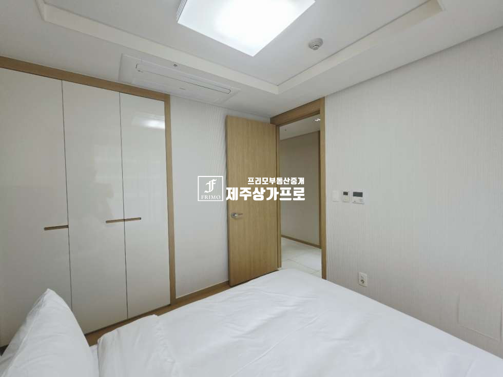 제주 서귀포시 색달동 2864-32 E동 ★중문 씨사이드 아덴/41평형/트인 바다뷰/전망최고/쓰리룸/풀옵션 콘도/매매★ 매매 매물번호 15631 사진 11