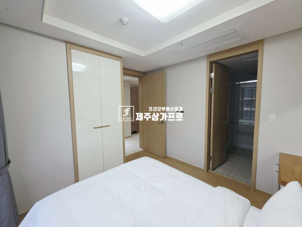 제주 서귀포시 색달동 2864-32 E동 ★중문 씨사이드 아덴/41평형/트인 바다뷰/전망최고/쓰리룸/풀옵션 콘도/매매★ 매매 매물번호 15631 사진 12