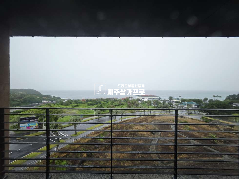 제주 서귀포시 색달동 2864-32 E동 ★중문 씨사이드 아덴/41평형/트인 바다뷰/전망최고/쓰리룸/풀옵션 콘도/매매★ 매매 매물번호 15631 사진 16