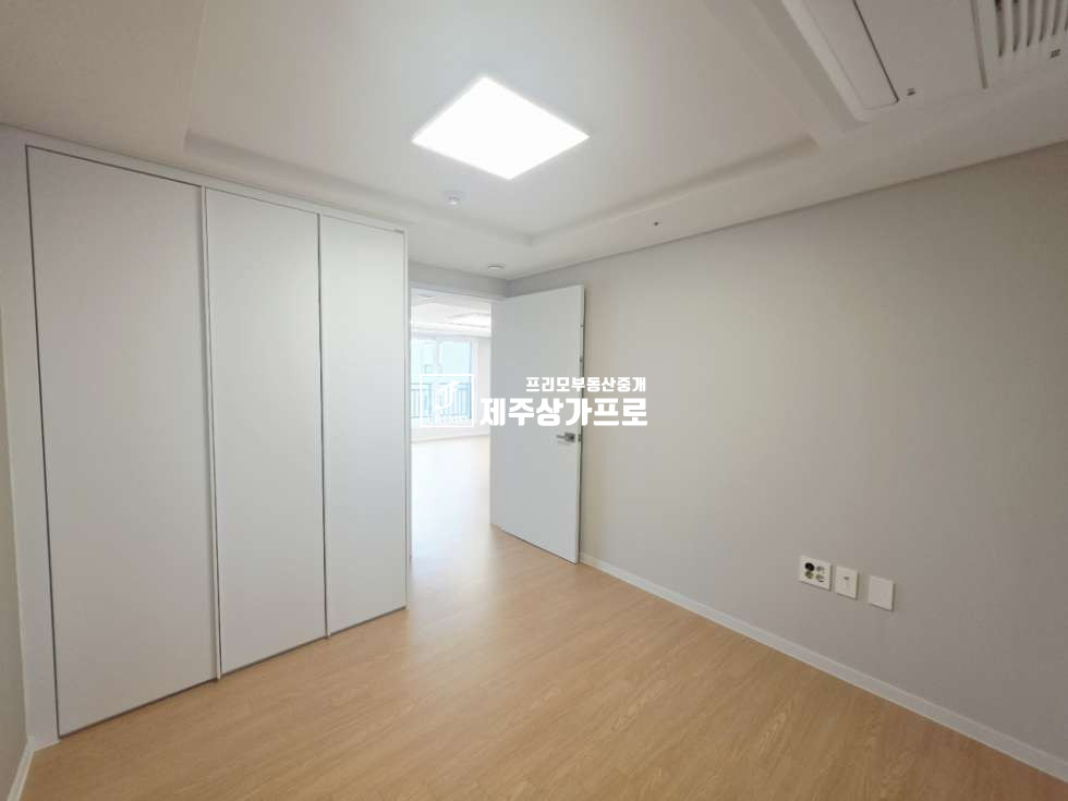 제주 제주시 화북이동 5762 ★화북세원멤버스/탁트인한라산뷰/쓰리베이/준신축/1세대2주차/은행,회사1억 동시대출가능★ 매매 매물번호 15748 사진 14