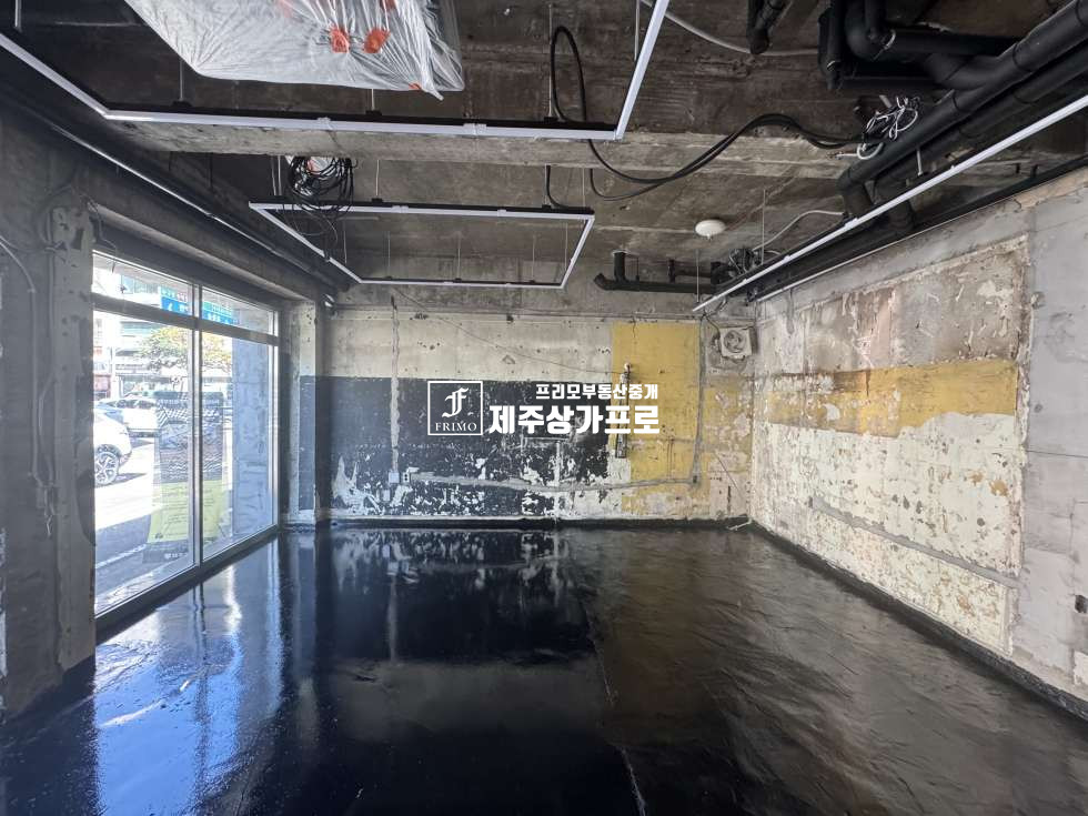 제주 제주시 이도일동 제주시 이도일동 동문시장인근 전면넓은 1층상가/업종제한없음/카페,혼술바,소품샵 강력추천/주차편리 연세 매물번호 15235 사진 2