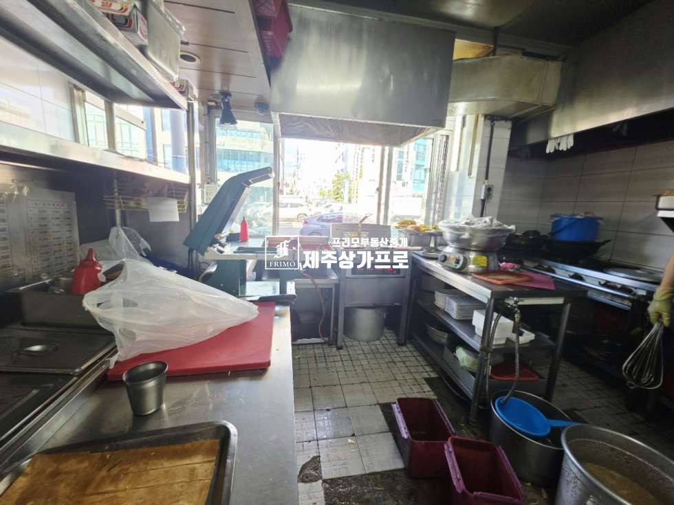 제주 제주시 이도이동 ★제주시/광양사거리/중앙로 대로변/1층/소형/약15평/유명분식/레시피전수가능/상가 양도양수★ 연세 매물번호 15791 사진 3