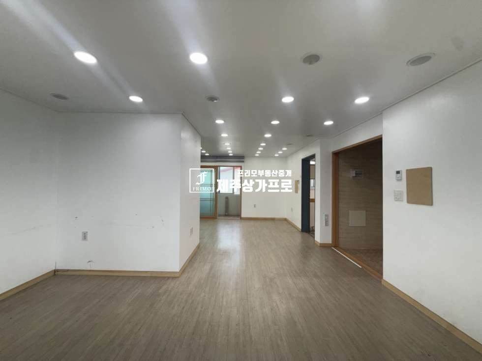 제주 제주시 노형동 노형동/한라대근처/사무실/20평/탕비실있음/3층 연세 매물번호 15794 사진 1