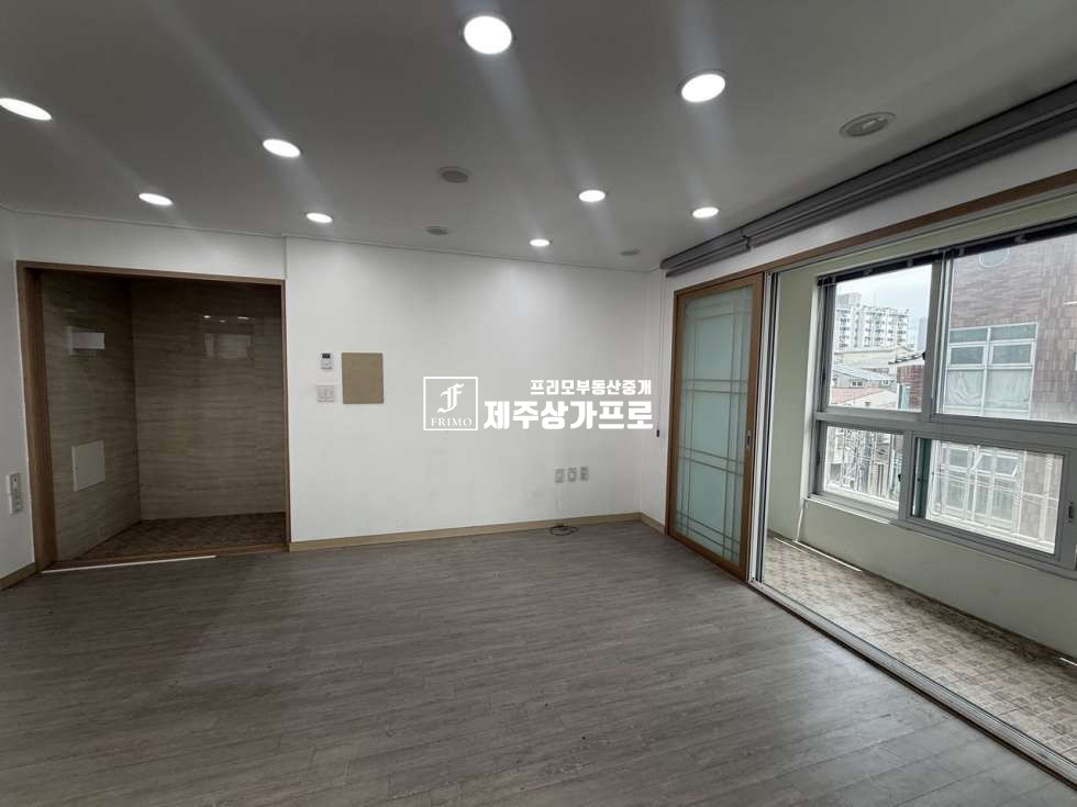 제주 제주시 노형동 노형동/한라대근처/사무실/20평/탕비실있음/3층 연세 매물번호 15794 사진 3