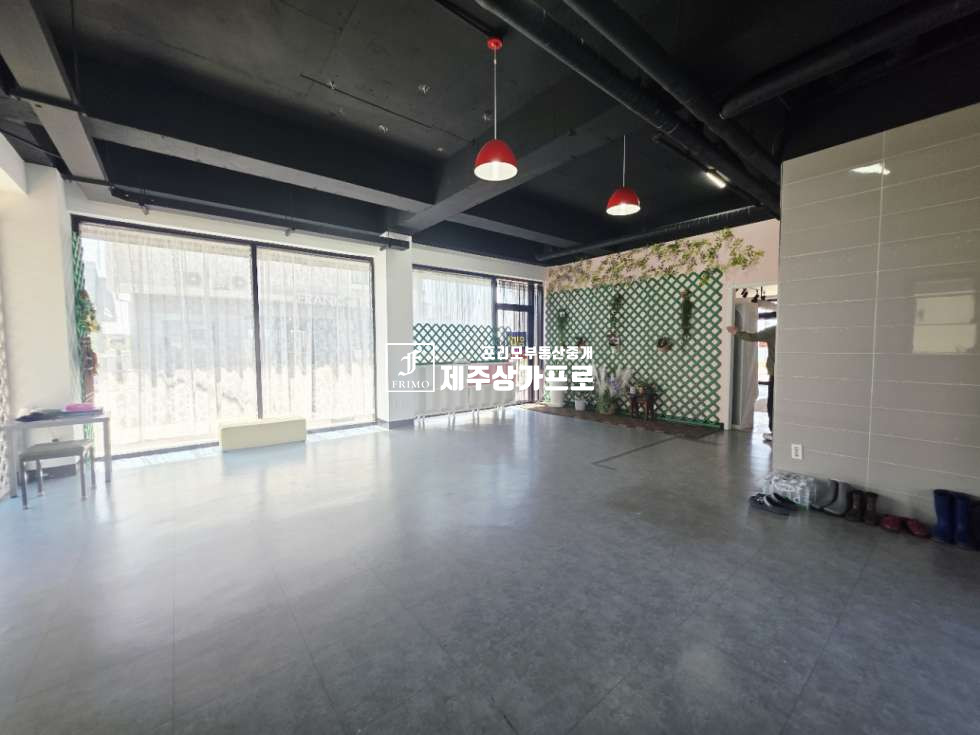 제주 제주시 구좌읍 행원리 ★월정리 카페거리, 해맞이해안로인근/1층/20평/디저트 카페 추천/인테리어 완비된/상가임대★ 연세 매물번호 15463 사진 2