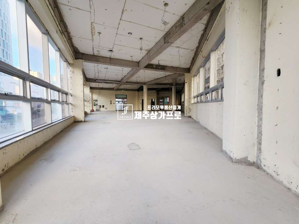 제주 제주시 연동 한라병원맞은편/도령로 대로변/72평/2개층 이상 임대 가능/상가 임대 연세 매물번호 14735 사진 1