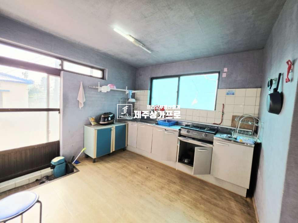 제주 제주시 한경면 낙천리 461-3 ★한경면/수룡동교차로인근/버스정류장앞/단독+창고시설/아기자기 예쁜 전원농가주택매매★ 매매 매물번호 15837 사진 8