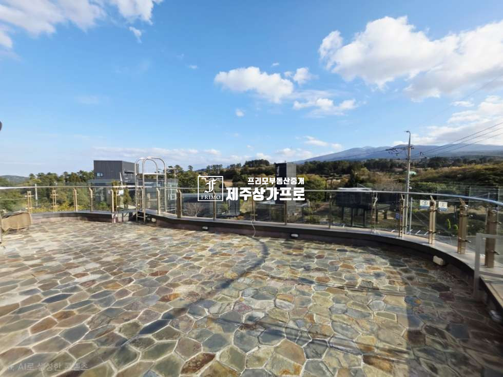 제주 제주시 해안동 ★무권리/36평/한라산뷰/세련되고 화사한 시설완비/카페,양식,웨딩, 베이비스튜디오추천/상가임대★ 연세 매물번호 14975 사진 9
