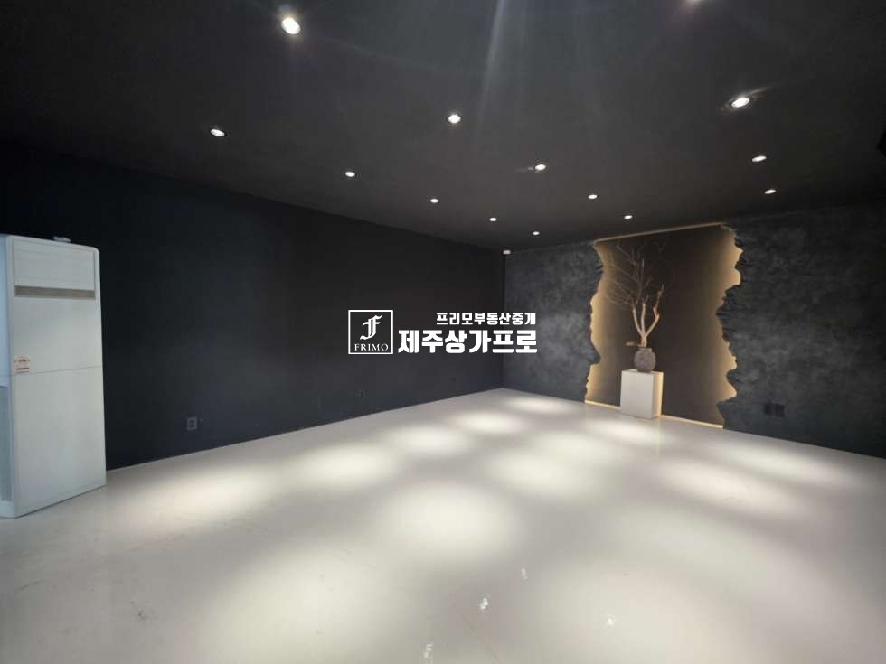 제주 제주시 연동 ★무권리~~!!/데크사용도 가능한/요리주점, 와인바, 펍 추천/1층/약48평/2종근린+주택/상가임대★ 연세 매물번호 15751 사진 8