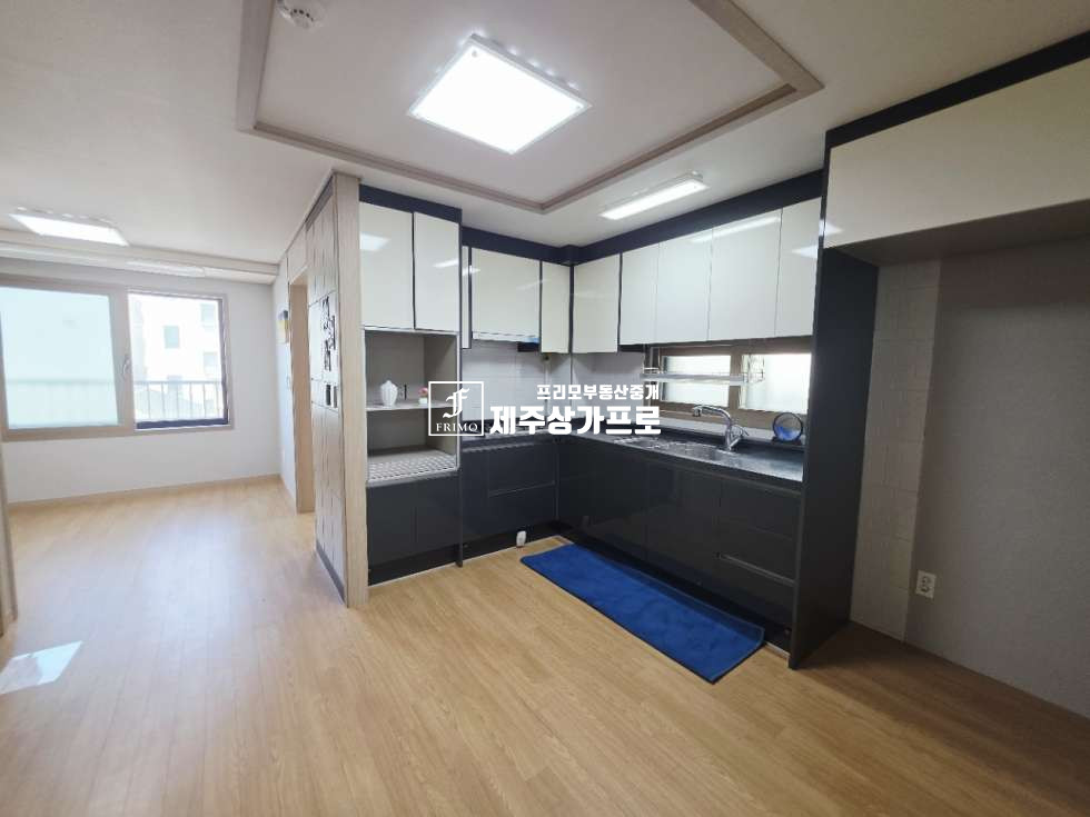 제주 제주시 삼도일동 532-10 ★급매~@@/중앙초/서사로인근/주거밀집/2억 미/엘베0/즉시입주가능/쓰리룸/빌라매매★ 매매 매물번호 15471 사진 1