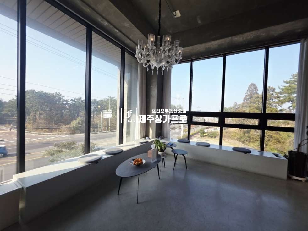 제주 제주시 노형동 ★무권리/1100로 대로변/전용54평/주차장 넓게 확보된/뷰티업종 추천/상가임대★ 연세 매물번호 15024 사진 1