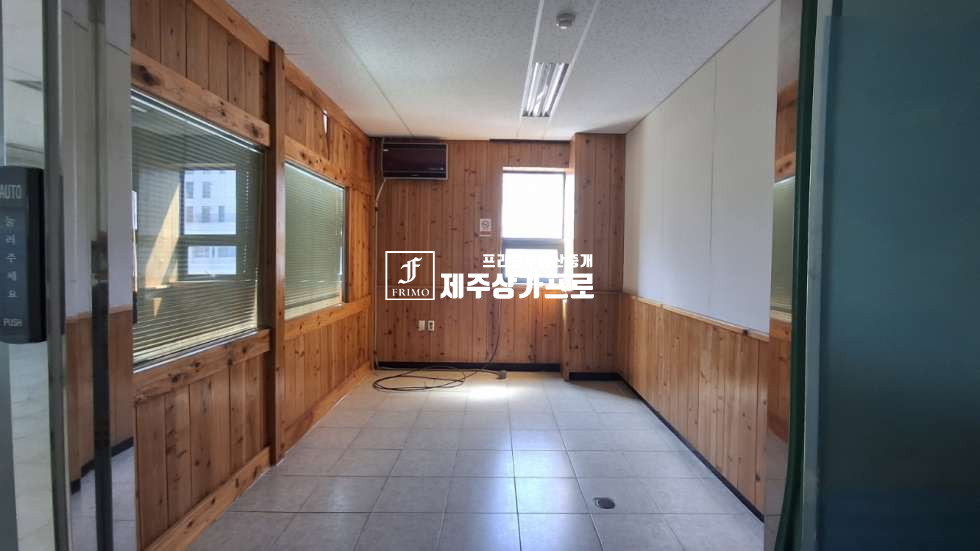 제주 제주시 노형동 롯데마트 인근 아파트 단지옆 4층 사무실 임대 / 무권리 연세 매물번호 15966 사진 2