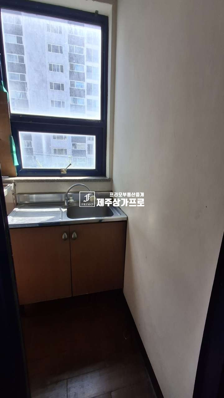 제주 제주시 노형동 롯데마트 인근 아파트 단지옆 4층 사무실 임대 / 무권리 연세 매물번호 15966 사진 3
