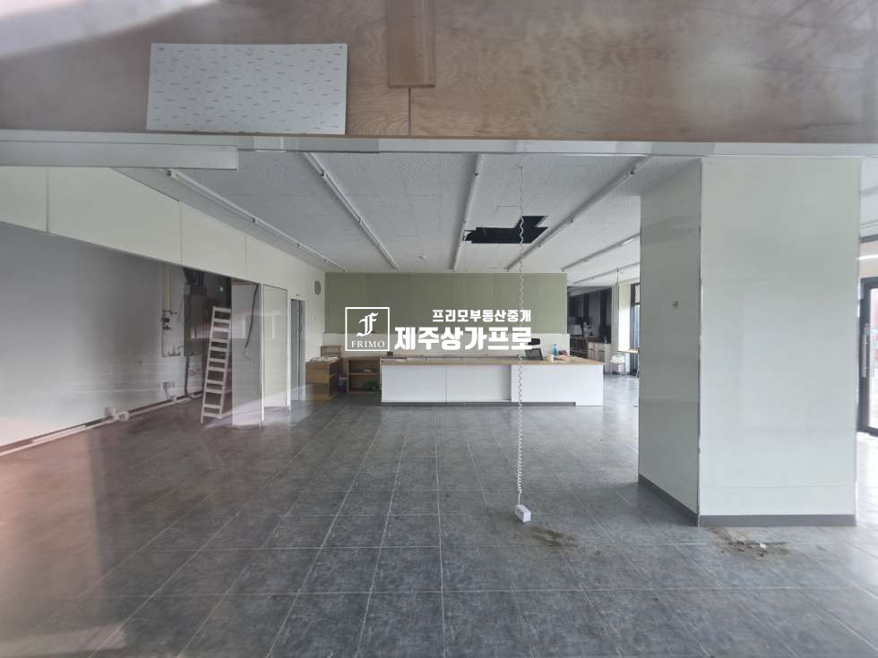 제주 제주시 한경면 고산리 ★한경면 고산리/고산늘푸른팰리스/주상복합/1층/버스정류장앞/약 37평/추가평수, 통임대가능★ 연세 매물번호 15989 사진 2