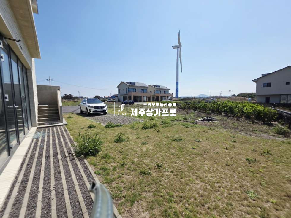 제주 제주시 구좌읍 행원리 574 제113동 ★구좌,행원/해맞이해안로 대로변/풀옵션/액자같은 푸른 바다뷰/29평/통유리/복층형 쓰리룸 임대★ 연세 매물번호 15901 사진 19
