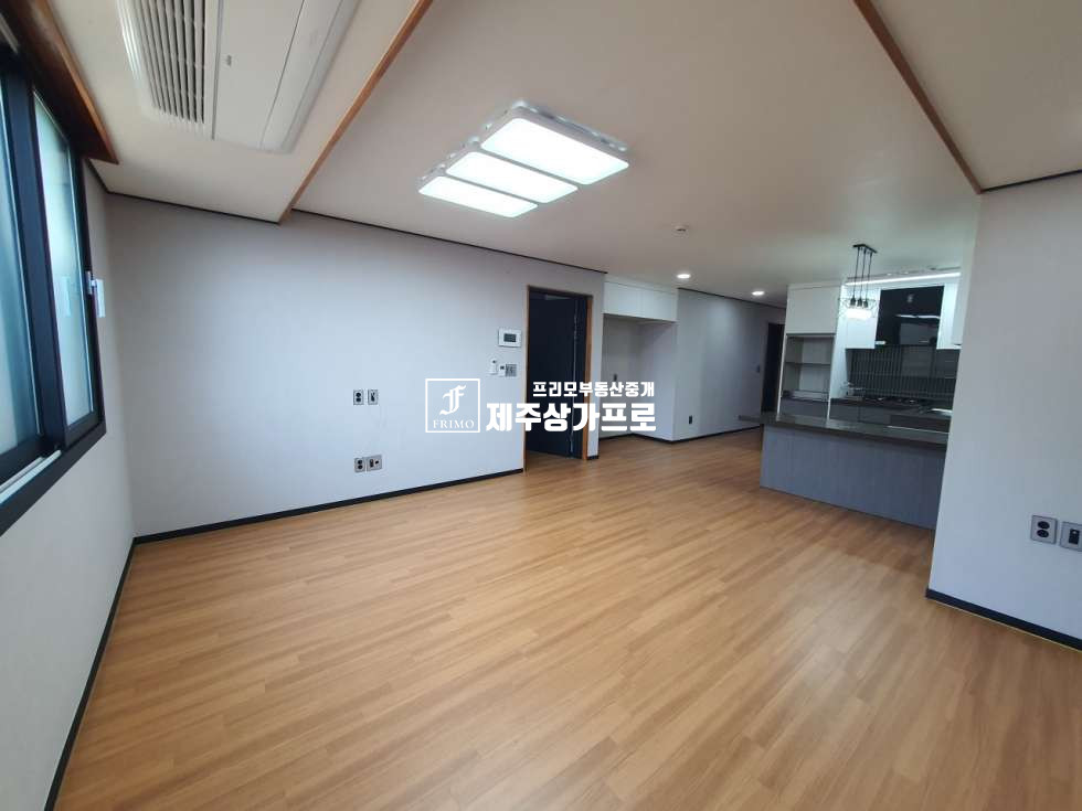 제주 제주시 오라이동 812-19 ★제주의 판교/조용한 숲세권/도심과 전원을 연결하는 정실마을/쓰리룸/즉시입주/년세임대★ 연세 매물번호 16024 사진 10