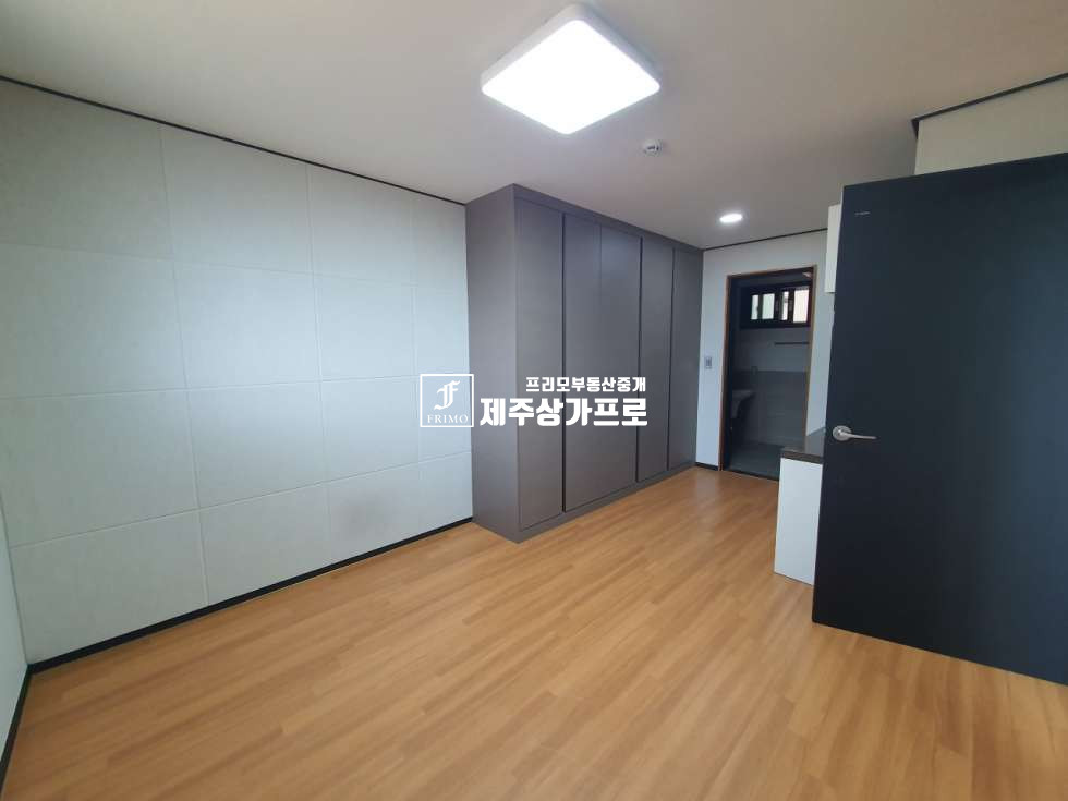 제주 제주시 오라이동 812-19 ★제주의 판교/조용한 숲세권/도심과 전원을 연결하는 정실마을/쓰리룸/즉시입주/년세임대★ 연세 매물번호 16024 사진 12