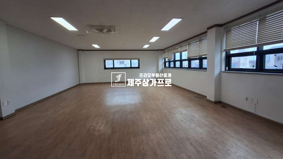 제주 제주시 도남동 도남 청사 인근 NPS국민연금 맞은편 3층 사무실 임대 / 무권리 연세 매물번호 15965 사진 1