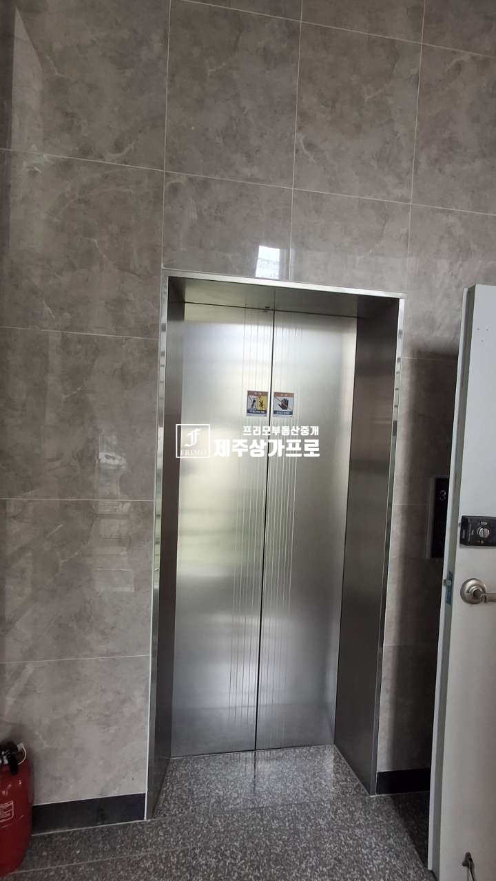 제주 제주시 도남동 도남 청사 인근 NPS국민연금 맞은편 3층 사무실 임대 / 무권리 연세 매물번호 15965 사진 3